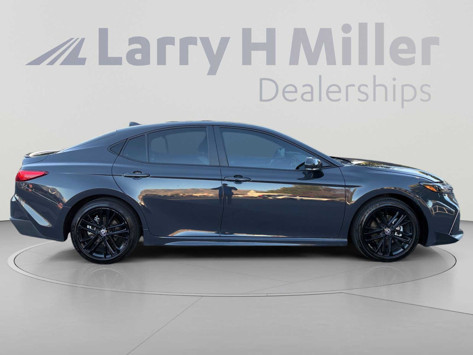 Used 2026 Toyota Camry SE w/ Convenience Package FWD image 6