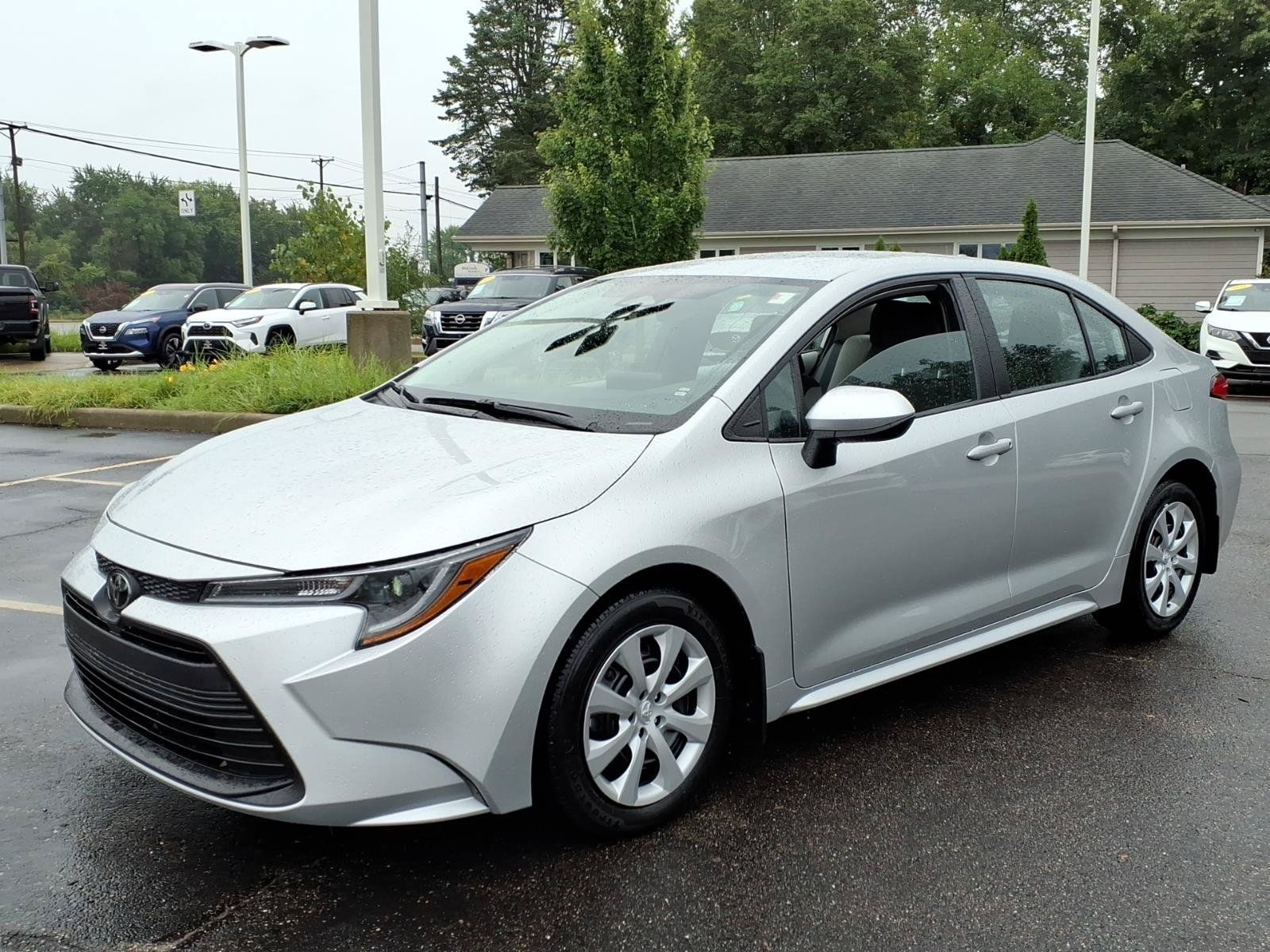Used 2024 Toyota Corolla LE FWD image 3