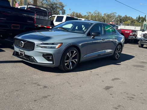 Used 2024 Volvo S60 B5 Plus image 4