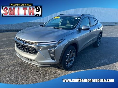 Certified 2024 Chevrolet Trax LT w/ Driver Confidence Package FWD image 1