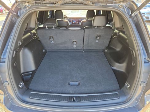 Used 2025 Jeep Grand Cherokee Altitude image 12