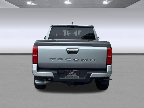 Used 2024 Toyota Tacoma Limited w/ Limited Package (LT) AWD/4WD image 10