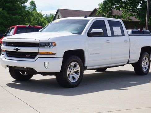 Used 2017 Chevrolet Silverado 1500 LT w/ True North Edition AWD/4WD image 7