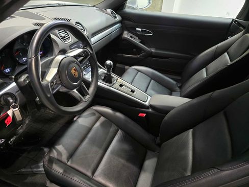 Used 2017 Porsche 718 Boxster image 2