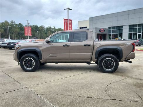Certified 2026 Toyota Tacoma TRD Off-Road w/ TRD Off Road Upgrade Package AWD/4WD image 2