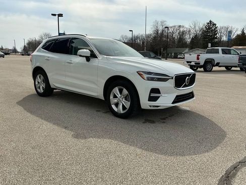 Used 2022 Volvo XC60 B5 Momentum image 17