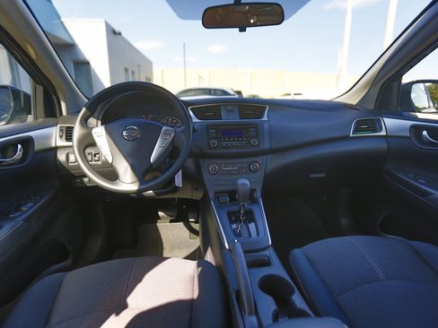 Used 2017 Nissan Sentra SR image 10