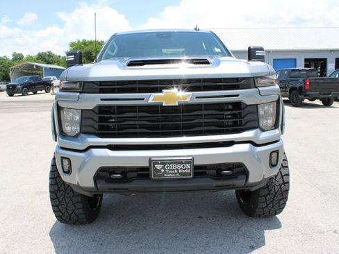 Used 2025 Chevrolet Silverado 2500 LT w/ Convenience Package AWD/4WD image 2