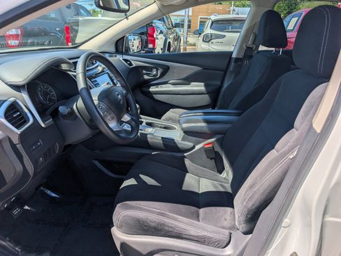 Used 2018 Nissan Murano SV AWD/4WD image 16