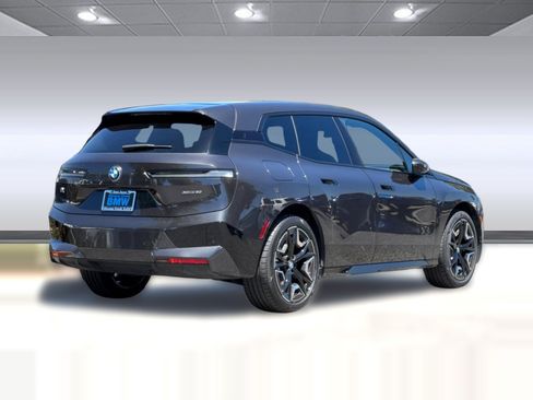 Used 2024 BMW iX xDrive50 w/ Sport Package AWD/4WD image 9