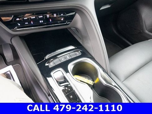 Used 2023 Buick Envision Essence image 20