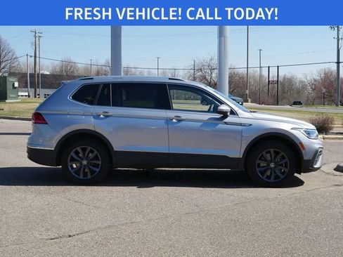 Certified 2023 Volkswagen Tiguan SE image 8