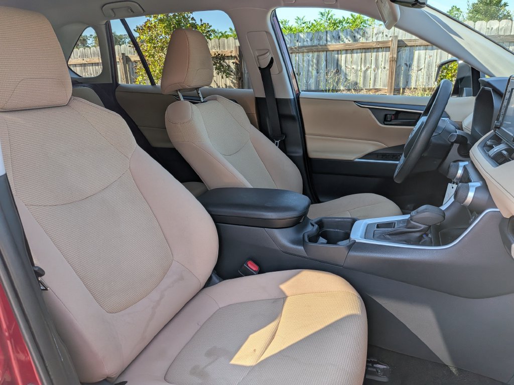 Used 2019 Toyota RAV4 LE AWD/4WD image 27