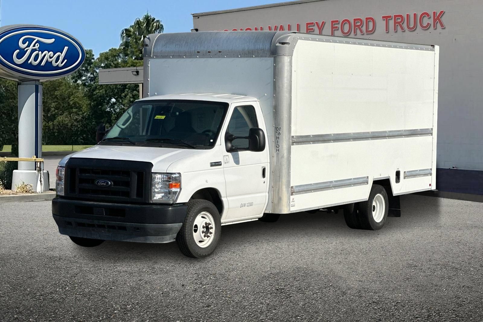 Used 2022 Ford E-350 and Econoline 350 Super Duty RWD image 8