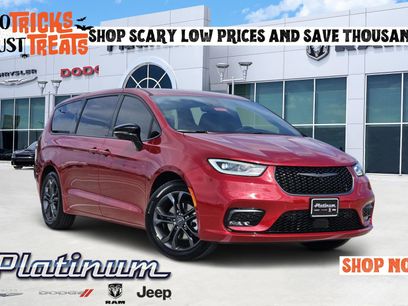 New 2026 Chrysler Pacifica Select