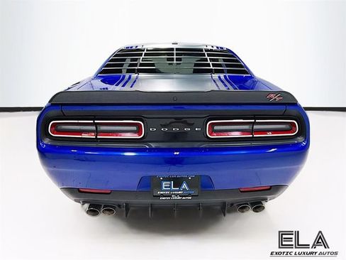 Used 2018 Dodge Challenger R/T RWD image 7