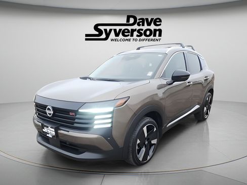New 2026 Nissan Kicks SR w/ SR Premium Package AWD/4WD image 1