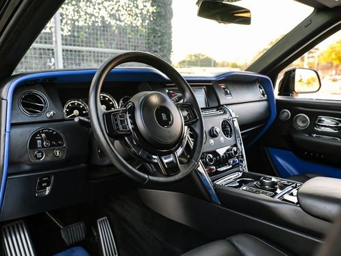Used 2021 Rolls-Royce Cullinan AWD/4WD image 3