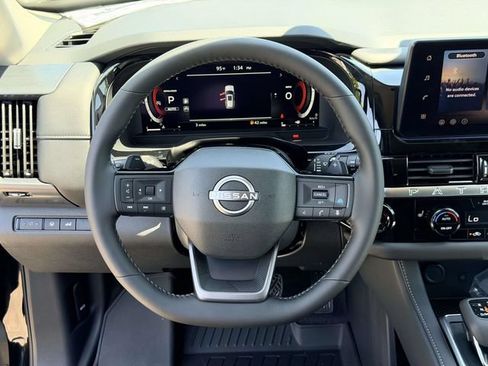 New 2026 Nissan Pathfinder SL AWD/4WD image 18