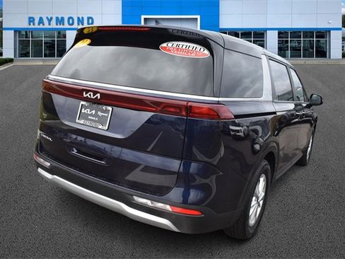 Certified 2023 Kia Carnival LX image 3