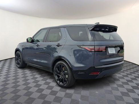 New 2025 Land Rover Discovery Dynamic SE image 2