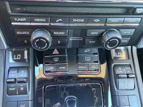 Used 2016 Porsche Cayenne S AWD/4WD image 12