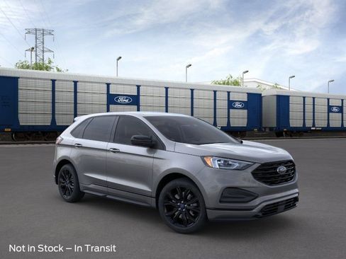 New 2024 Ford Edge SE w/ Black Appearance Package image 2