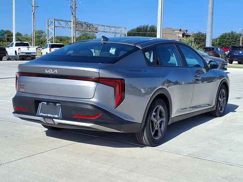 Used 2025 Kia K4 FWD image 9