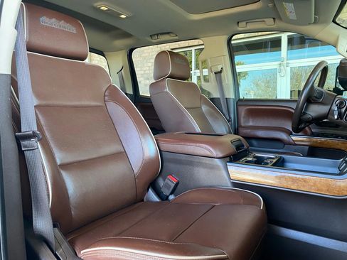 Used 2019 Chevrolet Silverado 3500 High Country w/ Duramax Plus Package image 18