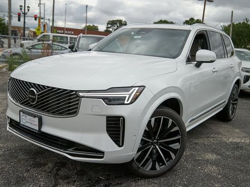 New 2026 Volvo XC90 B6 Plus w/ Protection Package Premier image 2