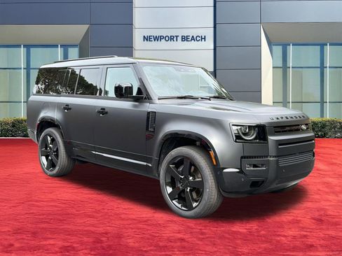 New 2026 Land Rover Defender 130 X-Dynamic SE image 7