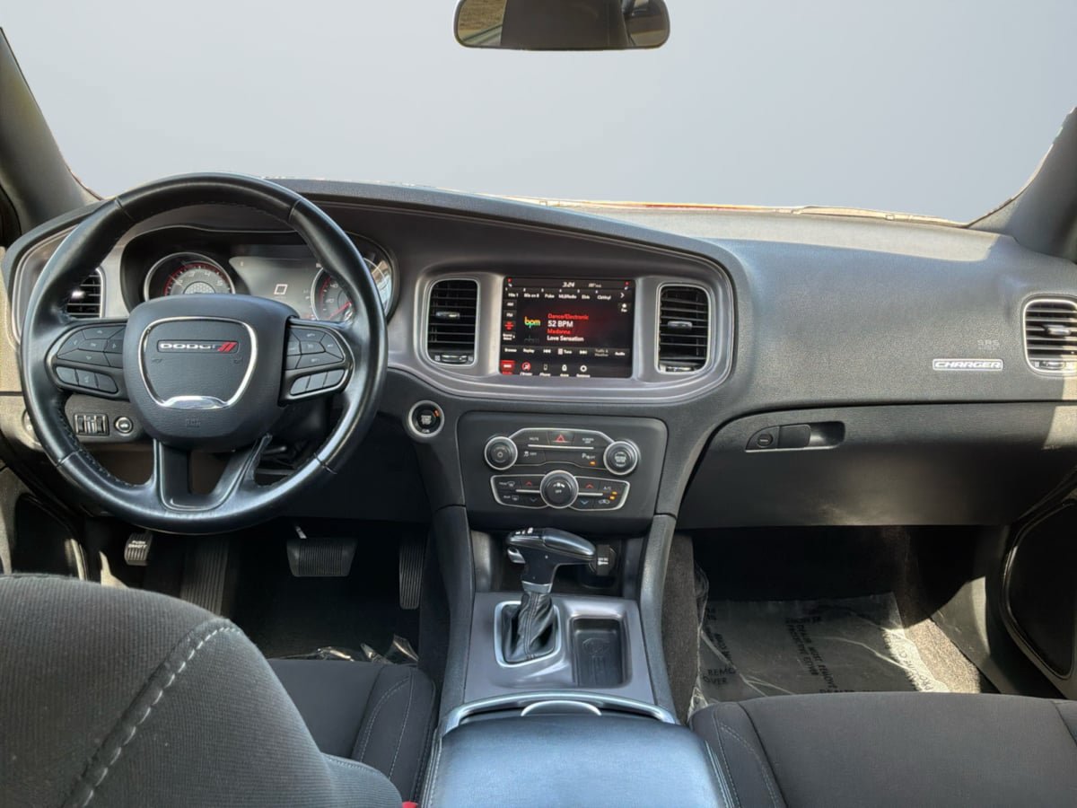 Used 2023 Dodge Charger SXT RWD image 9