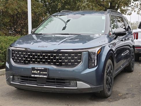 New 2025 Kia Carnival SX Prestige image 3