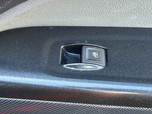 Used 2019 Chevrolet Colorado Z71 AWD/4WD image 21