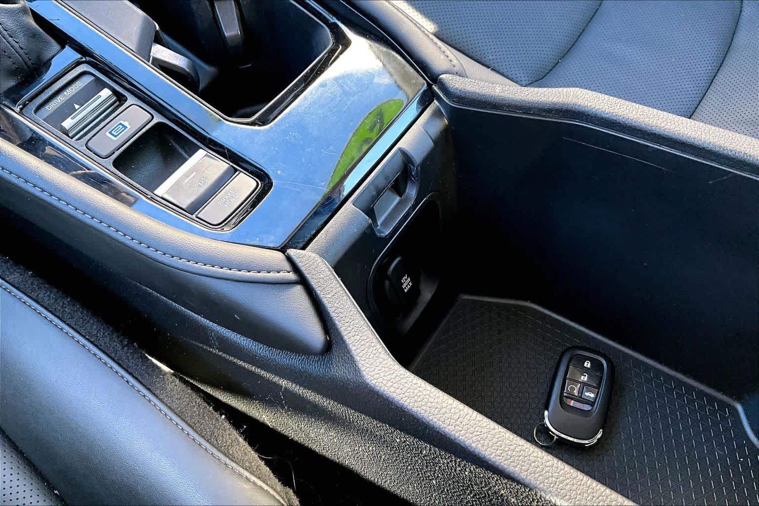 Used 2023 Honda Accord Touring image 14