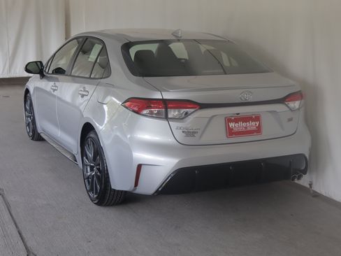 Used 2023 Toyota Corolla SE w/ SE Premium Package FWD image 27
