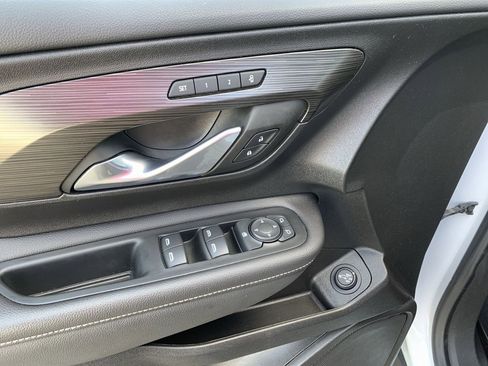 Used 2022 GMC Terrain SLT w/ Infotainment Package II image 12