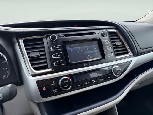 Used 2014 Toyota Highlander Plus image 22