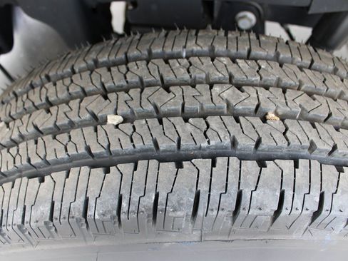 Used 2024 RAM 2500 Tradesman w/ Chrome Appearance Group AWD/4WD image 33