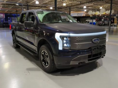Used 2023 Ford F150 Lightning XLT AWD/4WD image 5