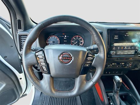 Used 2024 Nissan Frontier PRO-4X w/ Pro Convenience Package image 11