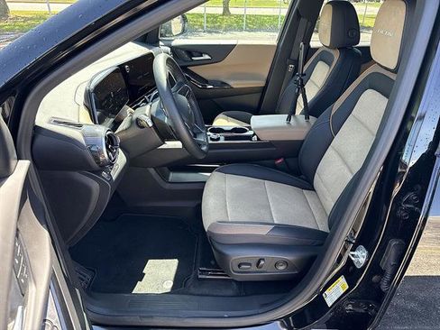 Used 2025 Chevrolet Equinox ACTIV w/ Safety and Technology Package AWD/4WD image 41