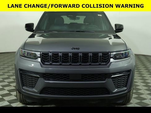 New 2026 Jeep Grand Cherokee Altitude AWD/4WD image 9