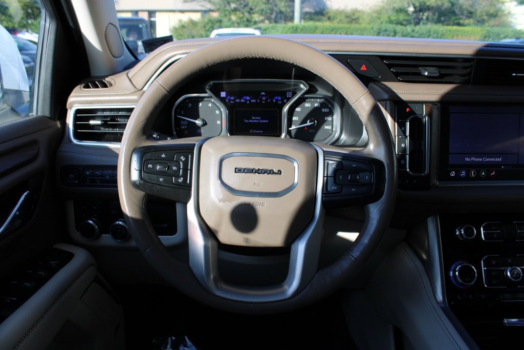 Used 2021 GMC Yukon XL Denali w/ Denali Premium Package AWD/4WD image 19