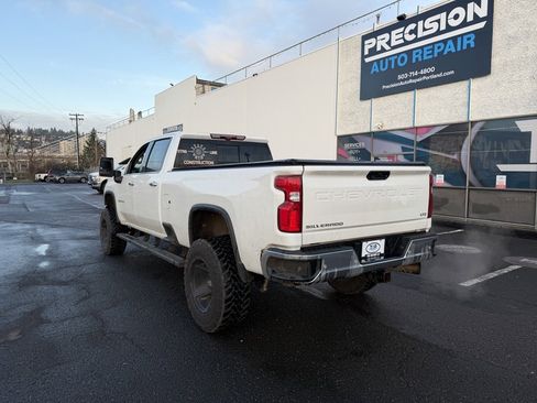 Used 2021 Chevrolet Silverado 2500 LTZ w/ LTZ Premium Package image 3