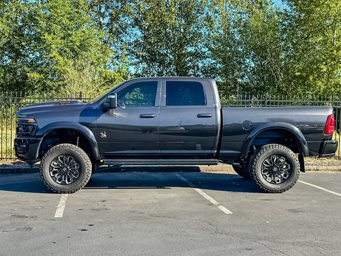 Used 2025 RAM 2500 Laramie w/ Night Edition AWD/4WD image 6
