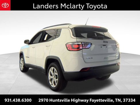Used 2024 Jeep Compass Latitude AWD/4WD image 7