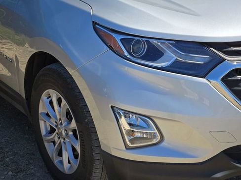Used 2021 Chevrolet Equinox LT w/ Driver Convenience Package FWD image 4