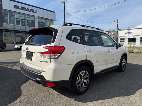 Used 2022 Subaru Forester Premium AWD/4WD image 7