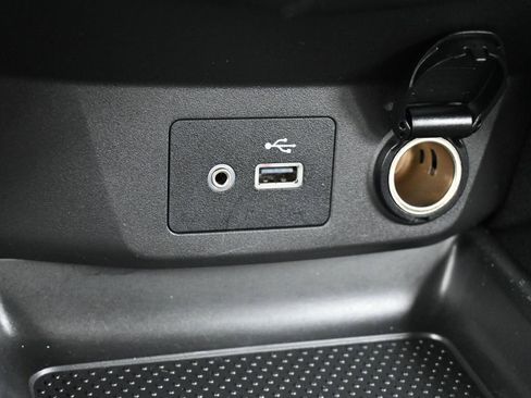 Used 2021 Nissan Rogue Sport SV image 21